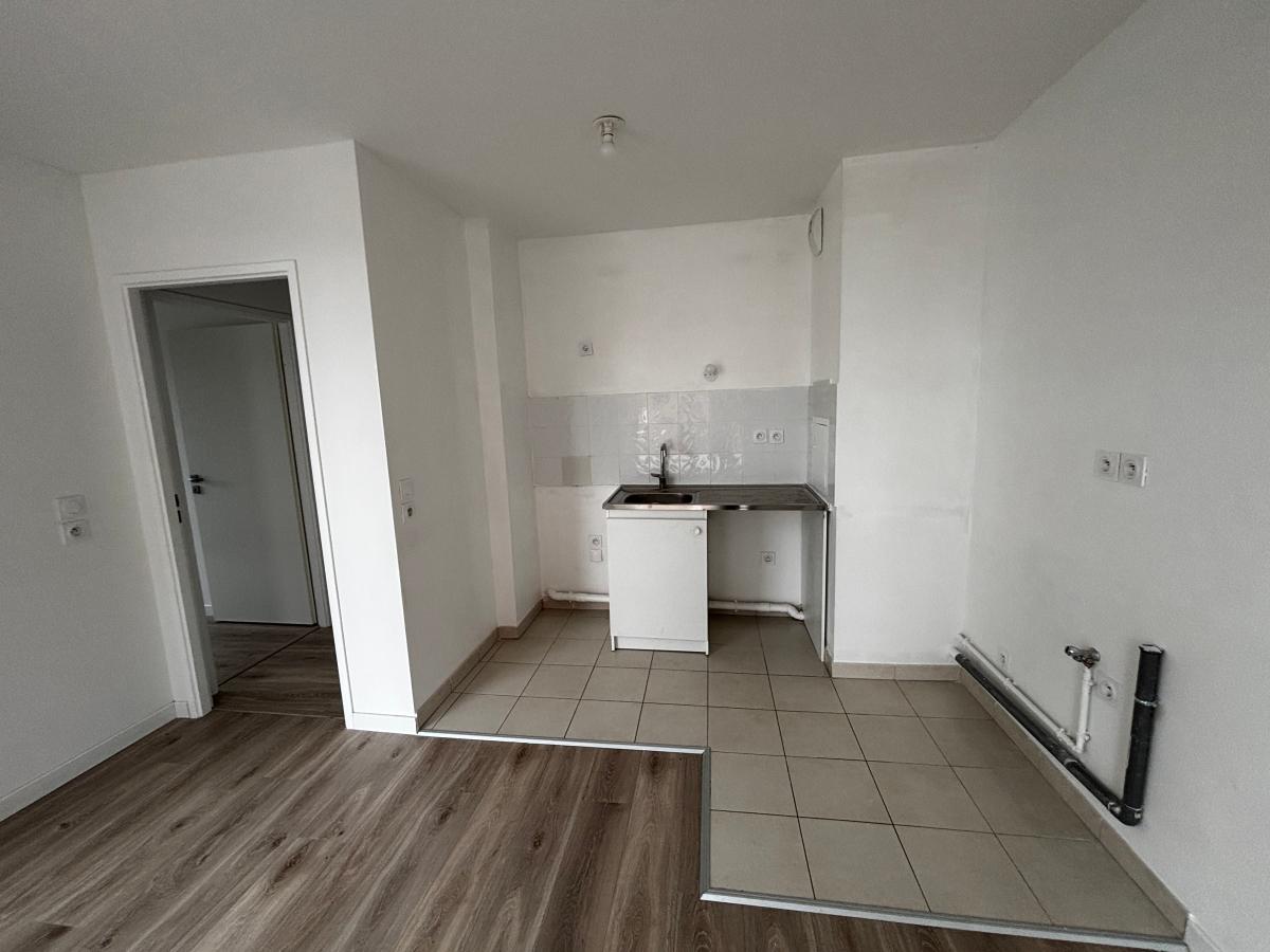 
																			3 pièces - 
																		3ème étage - 63m² - 1 425,67 € - Photo #2