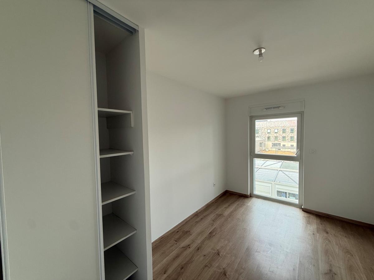 4 pièces - 2ème étage - 87m² - 984,07 € - Photo #2