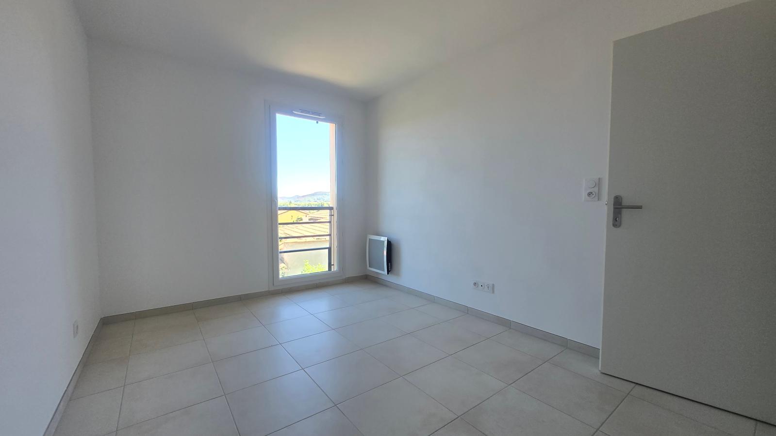 
																																							3 pièces - 
																																						1er étage - 61m² - 905,17 € - Photo #5
