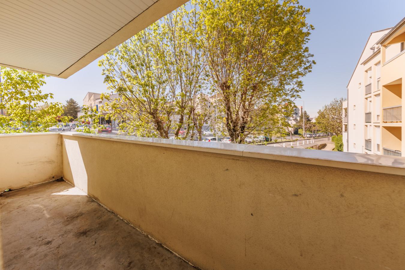 
																																							3 pièces - 
																																						1er étage - 60m² - 721,06 € - Photo #6