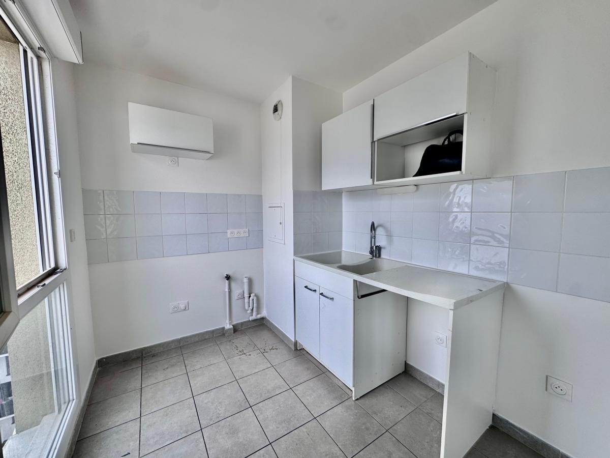
																																							3 pièces - 
																																						5ème étage - 61m² - 1 121,38 € - Photo #2