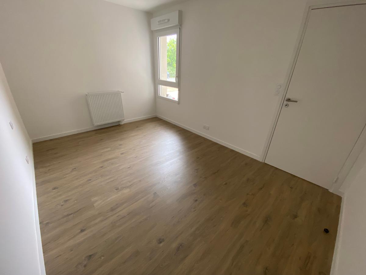 
																			3 pièces - 
																		RDC - 67m² - 786,10 € - Photo #4
