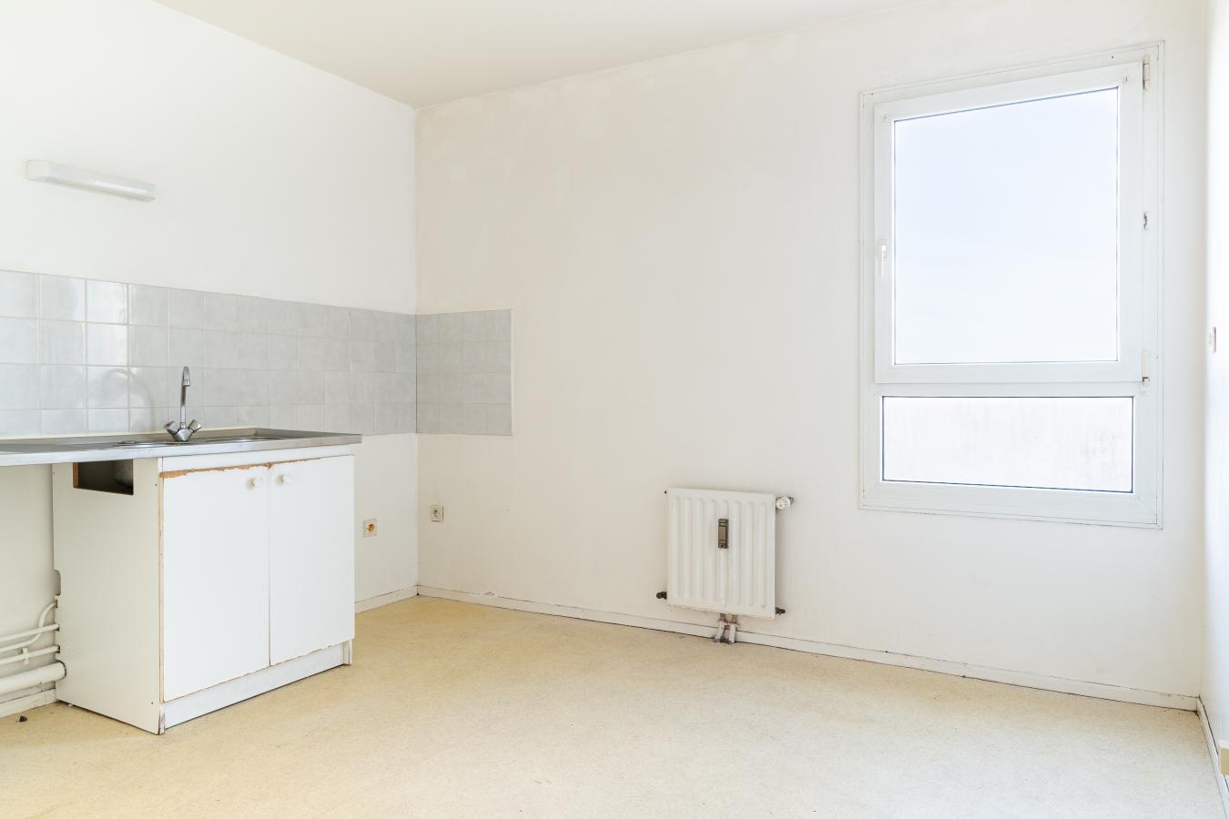 
																																							3 pièces - 
																																						3ème étage - 71m² - 137 000 € - Photo #2