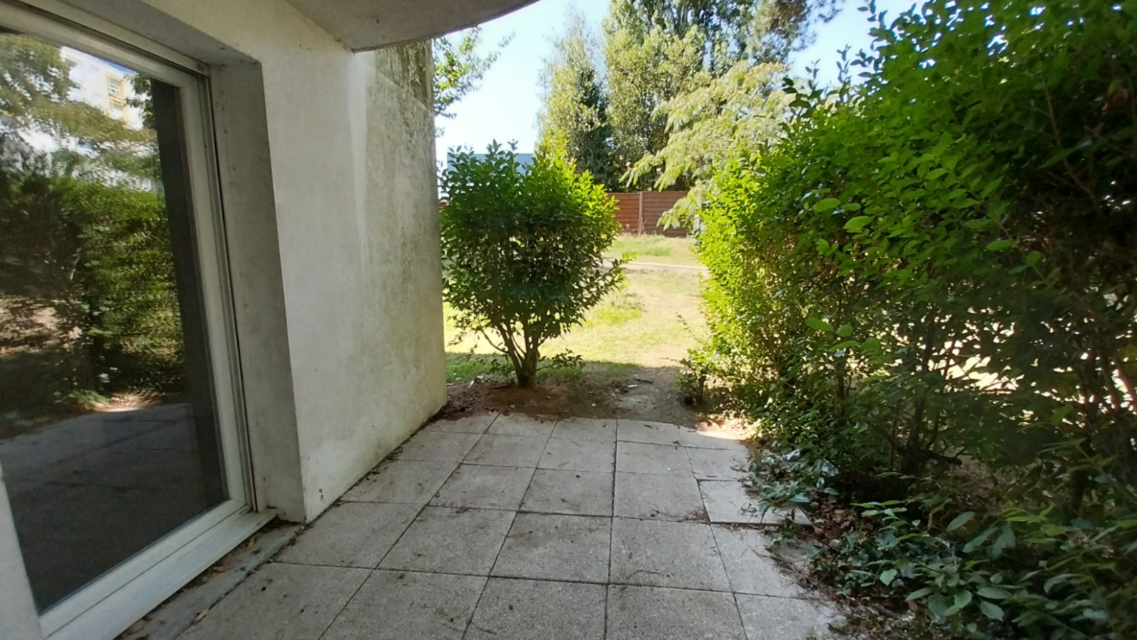 
																			3 pièces - 
																		RDC - 65m² - 822,36 € - Photo #1