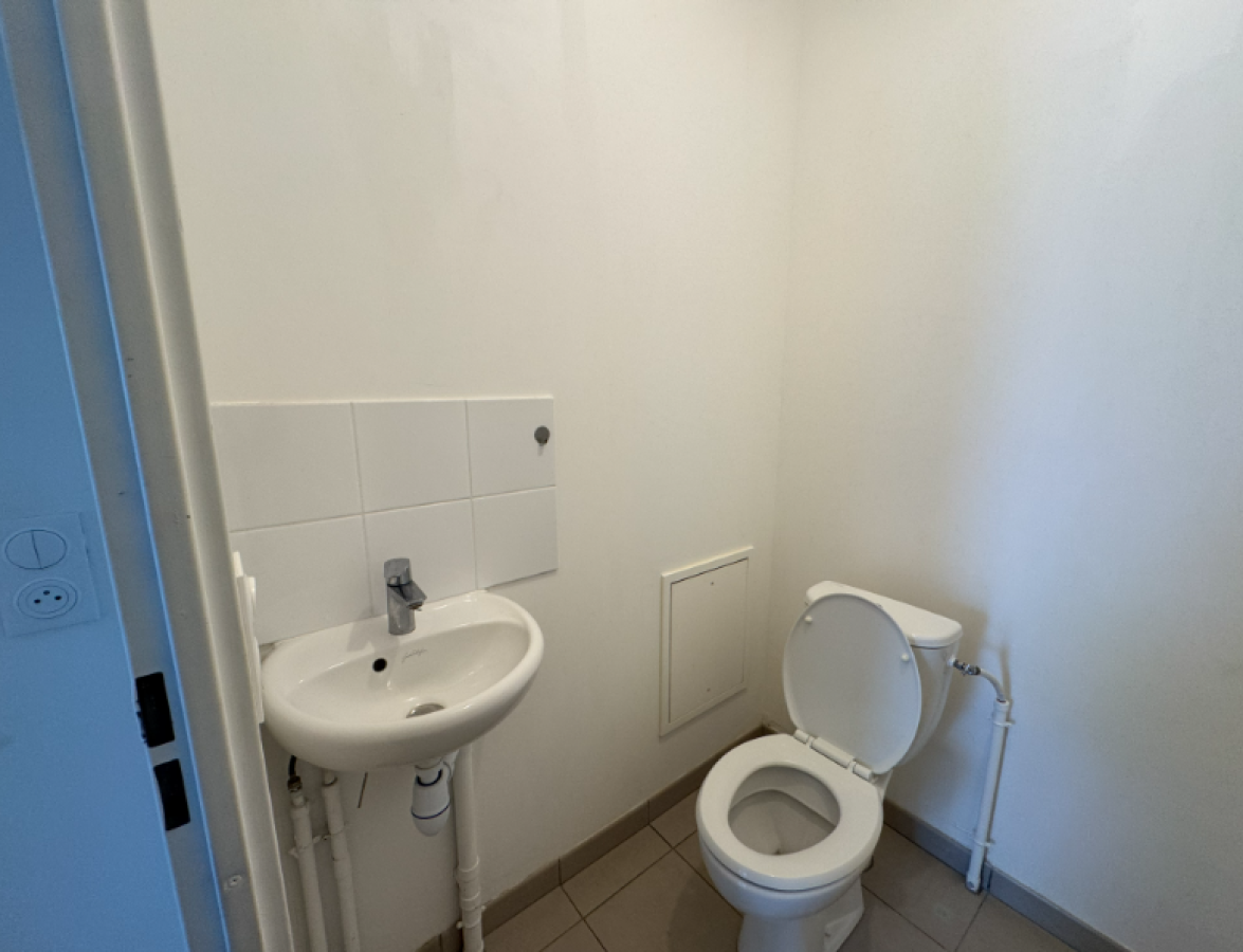 
																																							3 pièces - 
																																						2ème étage - 60m² - 800,00 € - Photo #4
