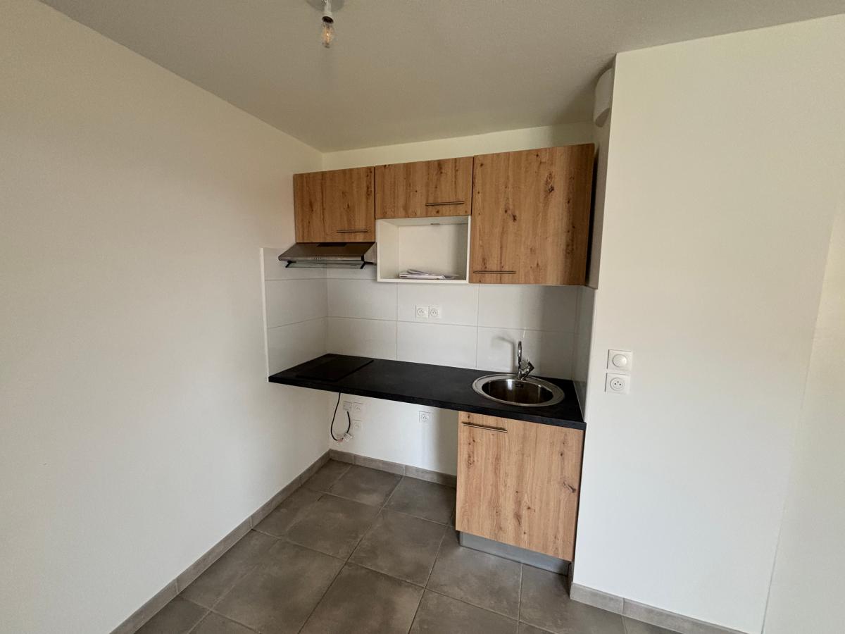 
																			2 pièces - 
																		1er étage - 45m² - 573,57 € - Photo #3