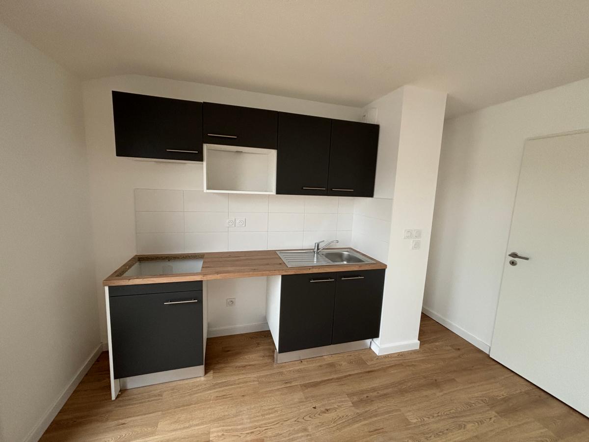 
																			3 pièces - 
																		1er étage - 71m² - 802,71 € - Photo #1