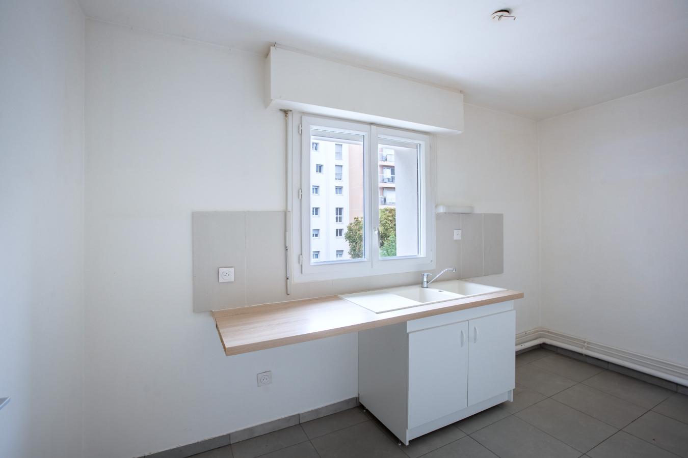 
																			3 pièces - 
																		3ème étage - 69m² - 2 166,39 € - Photo #2
