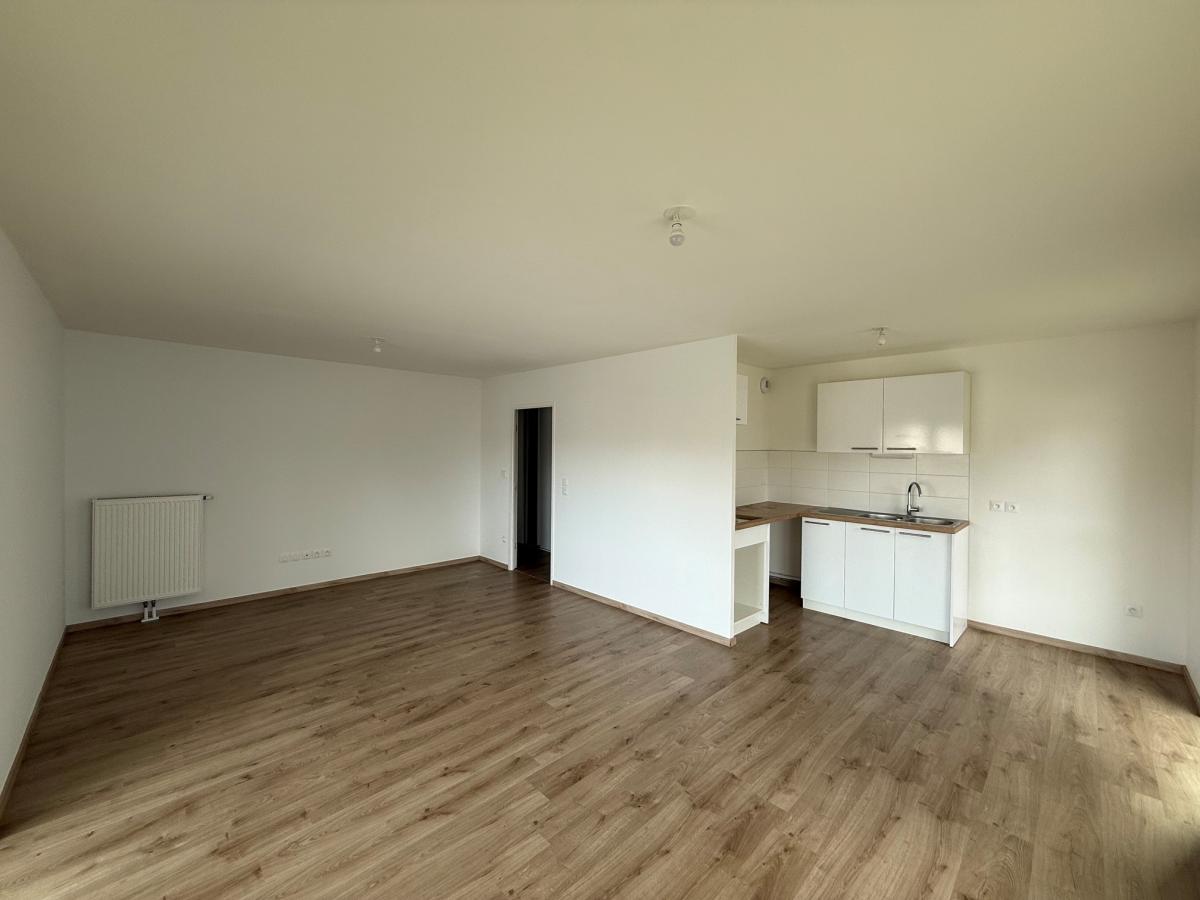 4 pièces - 2ème étage - 87m² - 984,07 € - Photo #1