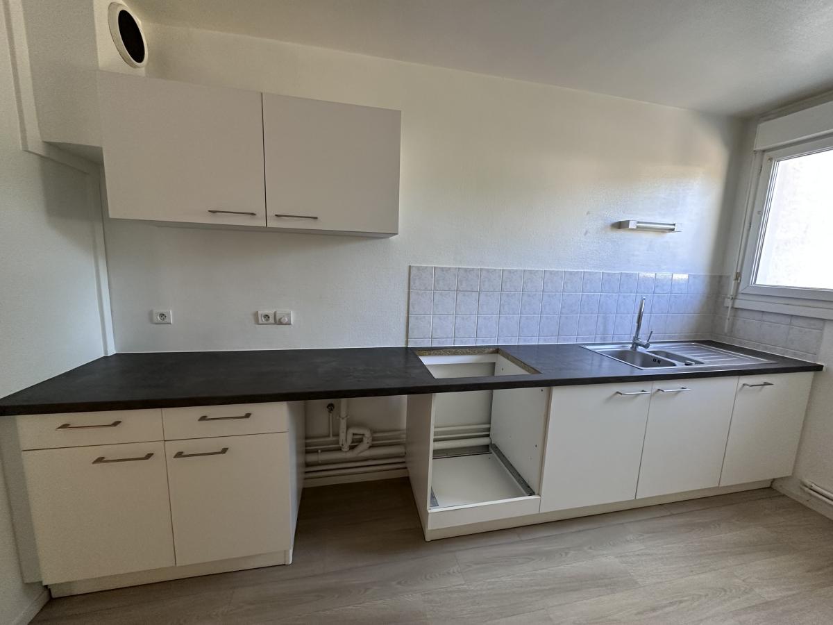 5 pièces - RDC - 107m² - 869,53 € - Photo #3