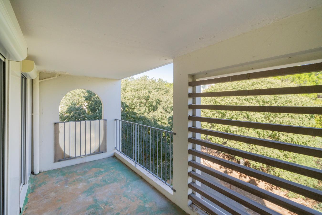 
																																							4 pièces - 
																																						4ème étage - 81m² - 144 700 € - Photo #2