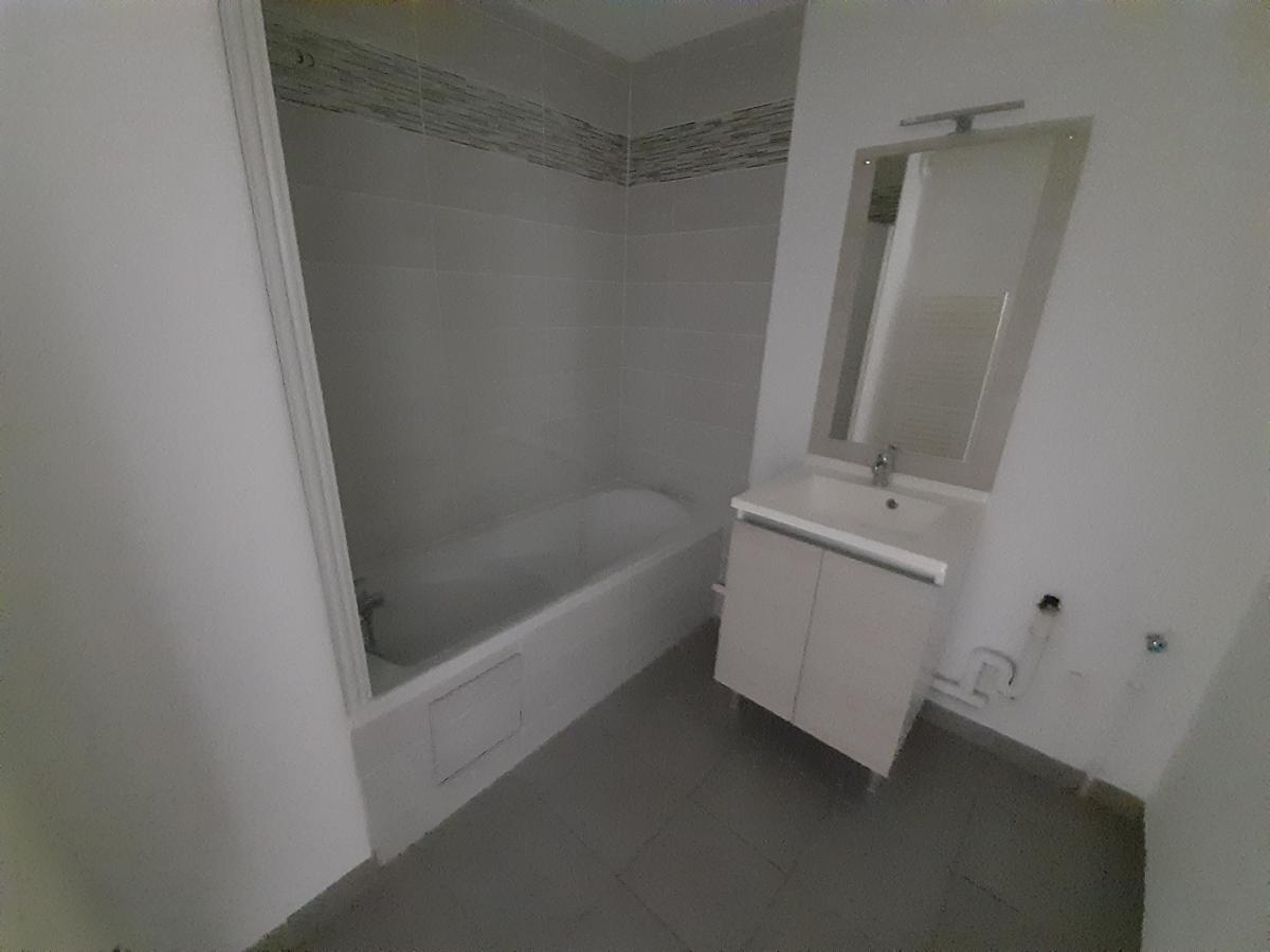 
																																							3 pièces - 
																																						1er étage - 59m² - 721,62 € - Photo #6
