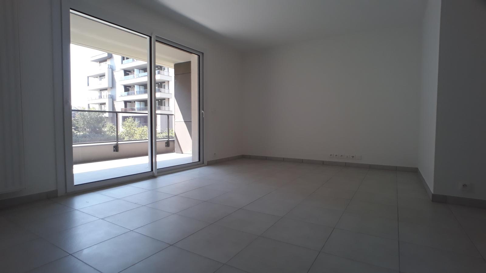 
																			2 pièces - 
																		3ème étage - 44m² - 761,00 € - Photo #1