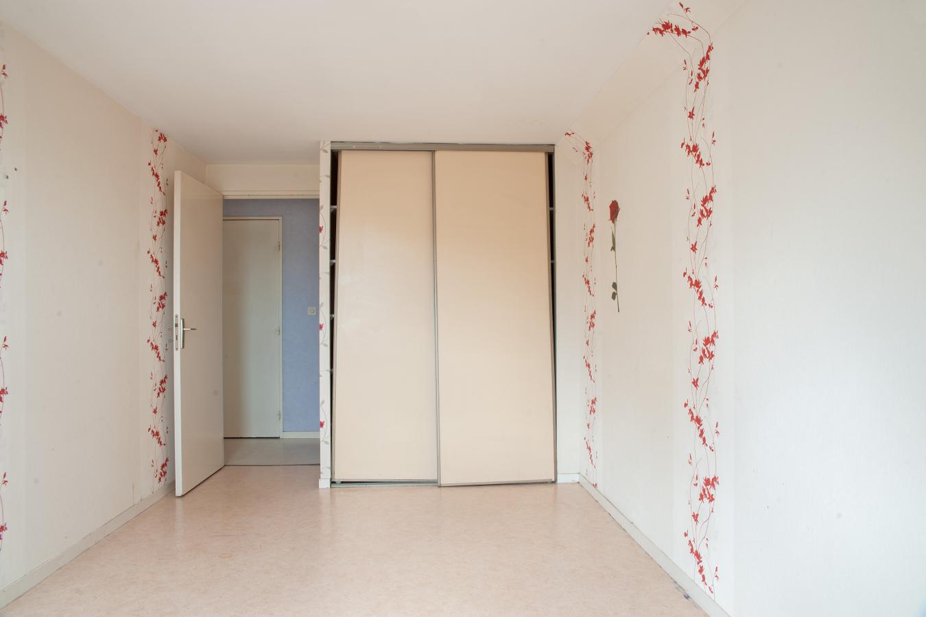 
																			2 pièces - 
																		3ème étage - 49m² - 85 000 € - Photo #6