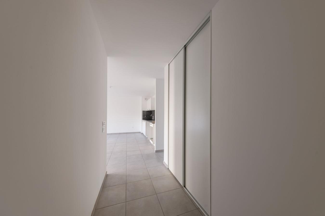 3 pièces - 3ème étage - 76m² - 870,00 € - Photo #4