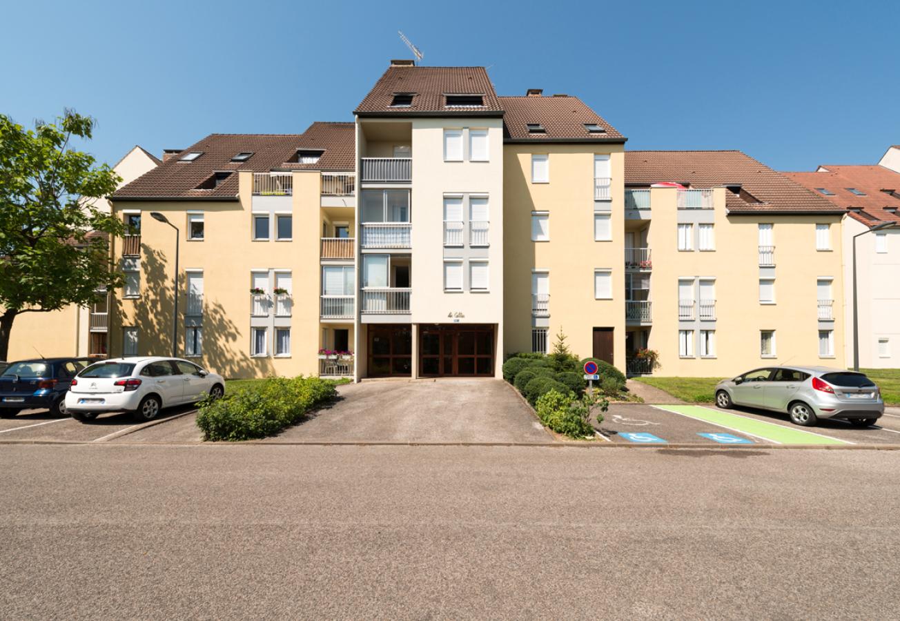 
																																							5 pièces - 
																																						3ème étage - 117m² - 934,24 € - Photo #1