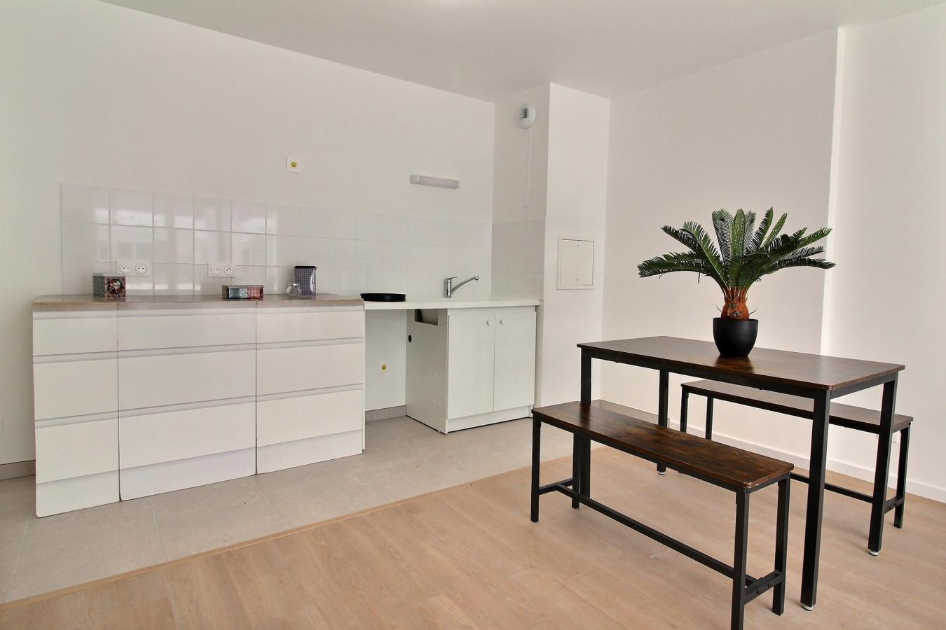 
																																							3 pièces - 
																																						2ème étage - 61m² - 1 194,36 € - Photo #4