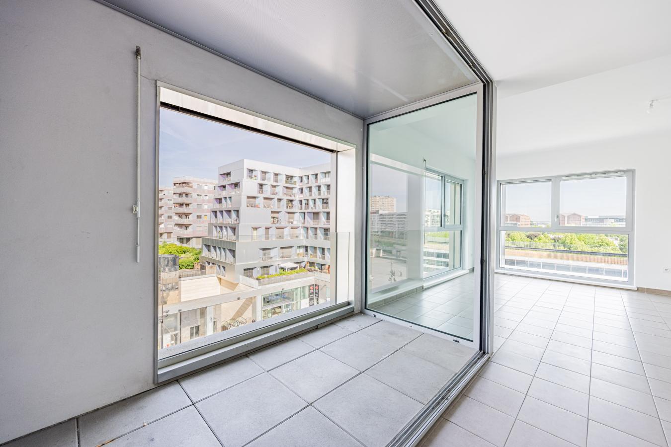3 pièces - 5ème étage - 76m² - 1 701,97 € - Photo #1