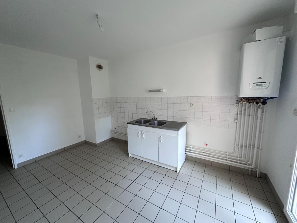
																																							6 pièces - 
																																						RDC - 126m² - 1 391,24 € - Photo #3