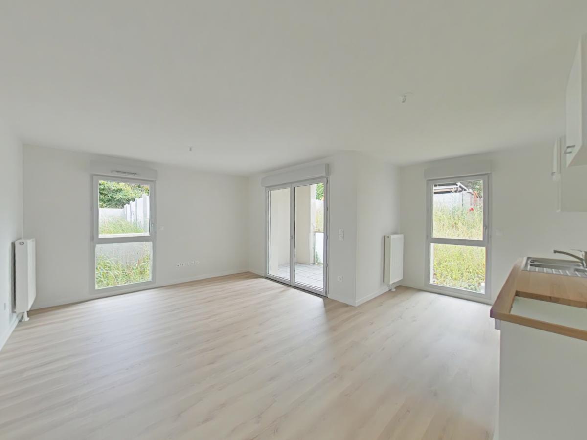 
																			4 pièces - 
																		RDC - 86m² - 1 099,14 € - Photo #0