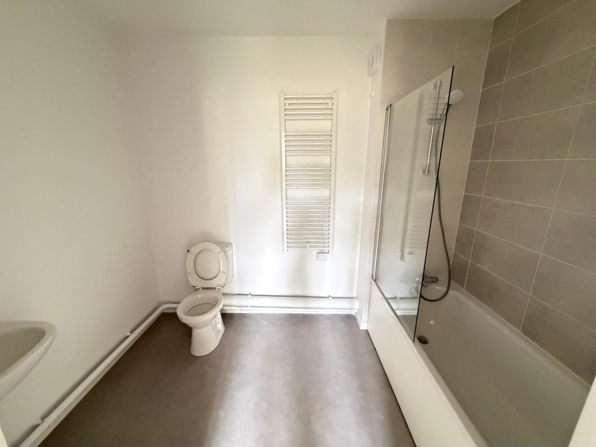 2 pièces - RDC - 46m² - 740,58 € - Photo #3