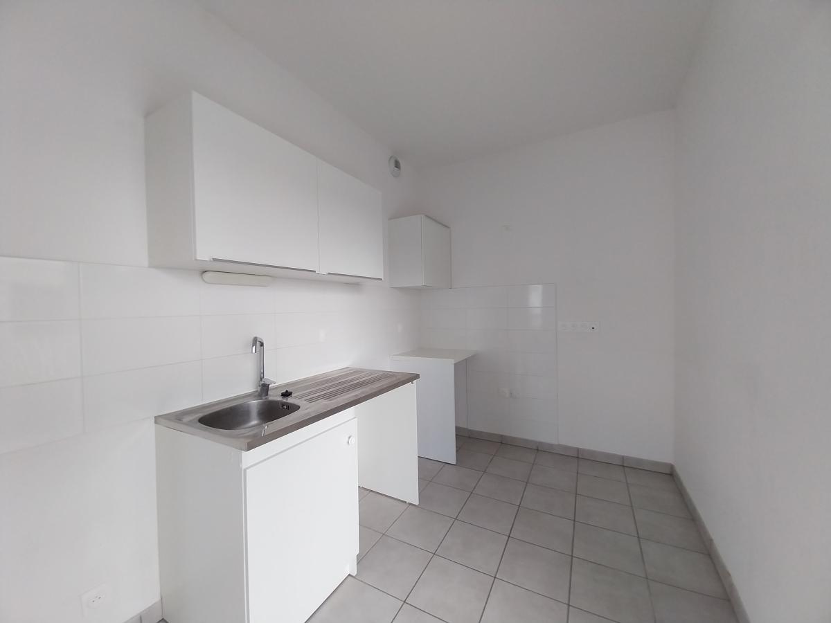 
																			3 pièces - 
																		3ème étage - 67m² - 1 009,97 € - Photo #6
