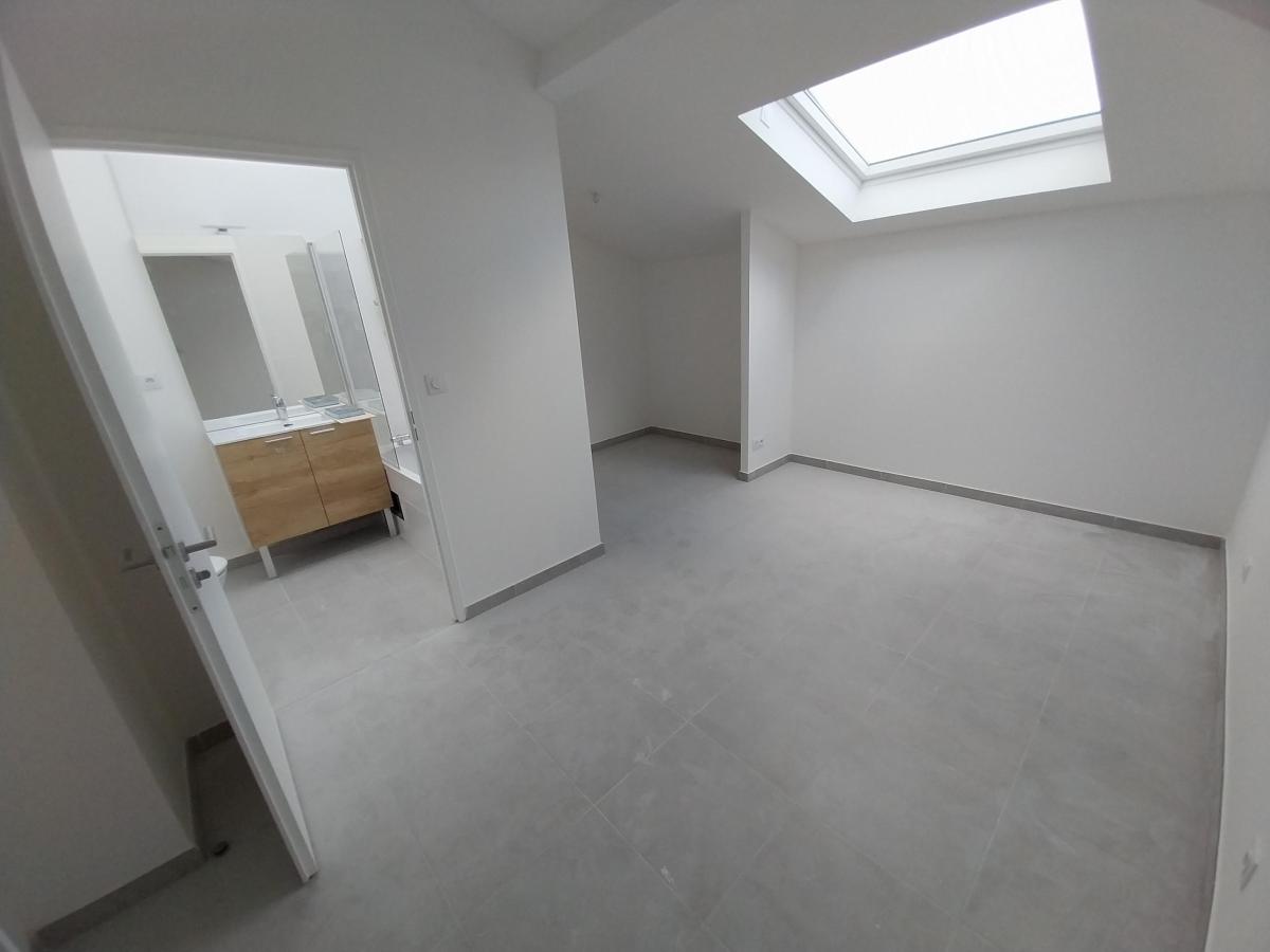 
																																							3 pièces - 
																																						1er étage - 63m² - 999,54 € - Photo #3