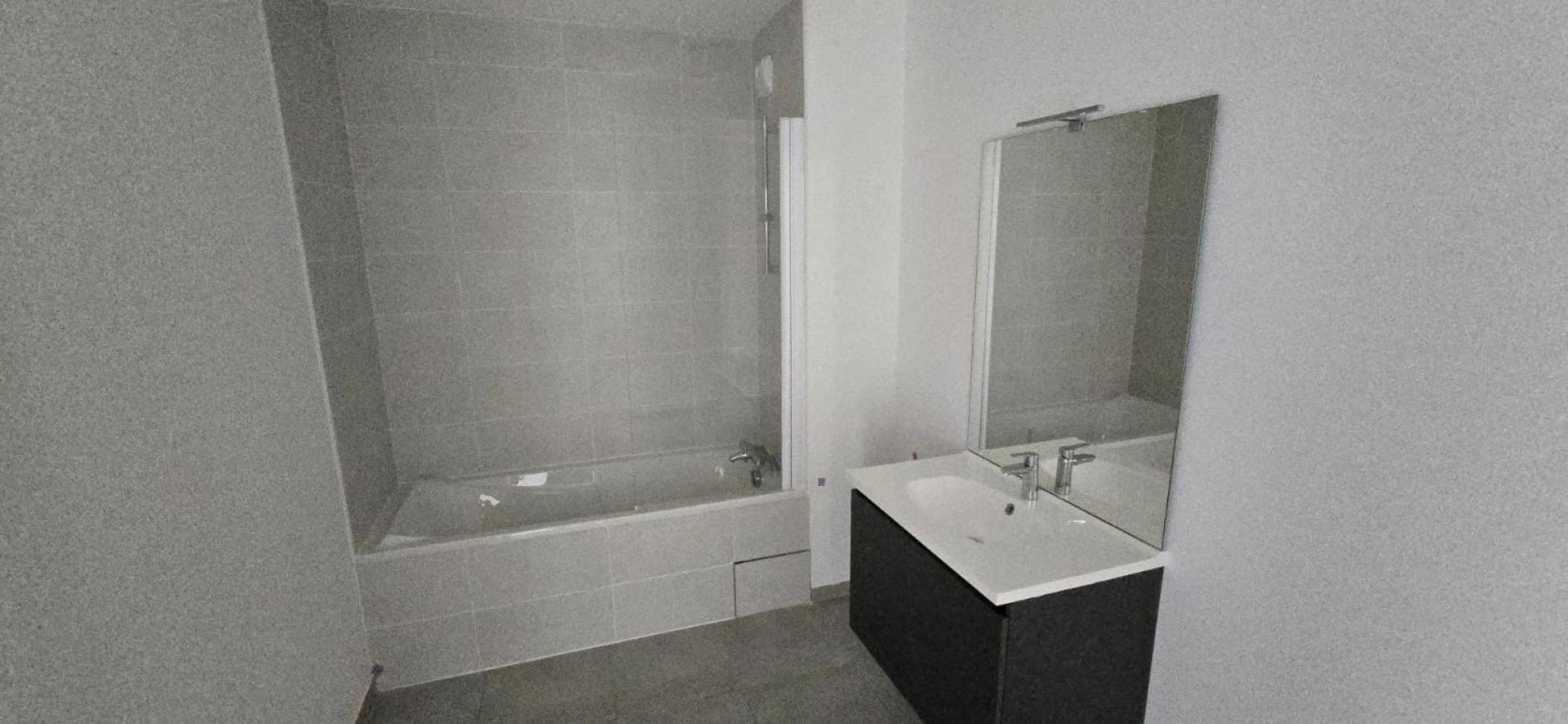 
																			4 pièces - 
																		3ème étage - 86m² - 1 087,57 € - Photo #5