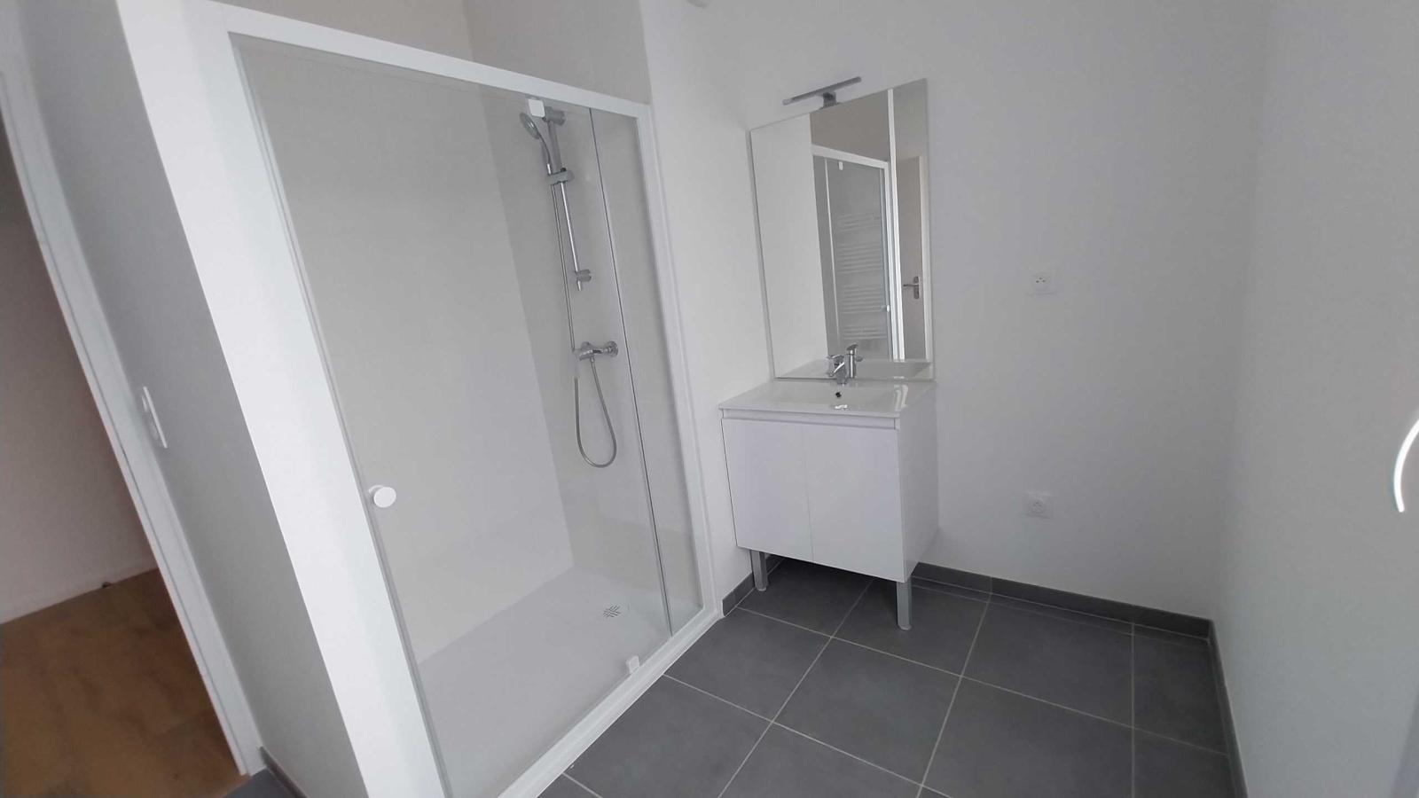 
																																							3 pièces - 
																																						1er étage - 60m² - 821,00 € - Photo #4
