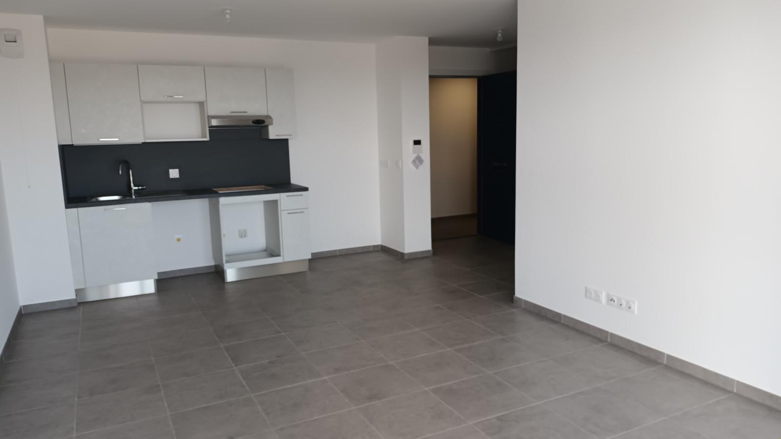 
																																							3 pièces - 
																																						2ème étage - 64m² - 1 048,41 € - Photo #2