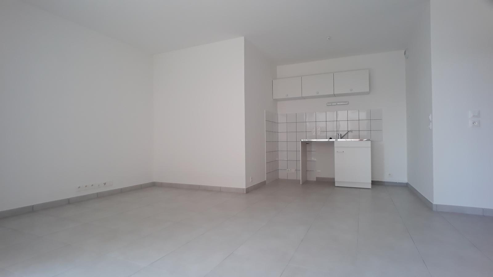 
																			2 pièces - 
																		3ème étage - 44m² - 761,00 € - Photo #2