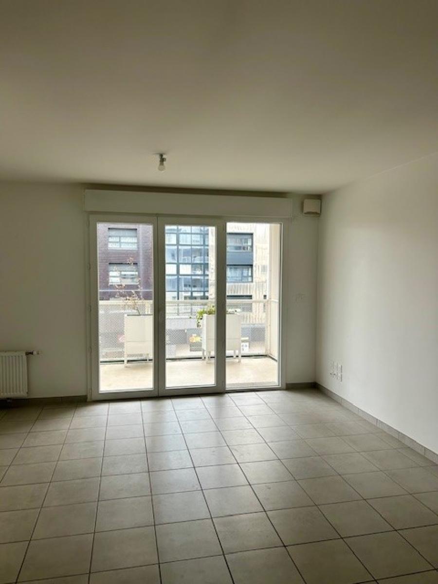 
																																							3 pièces - 
																																						3ème étage - 60m² - 804,59 € - Photo #3