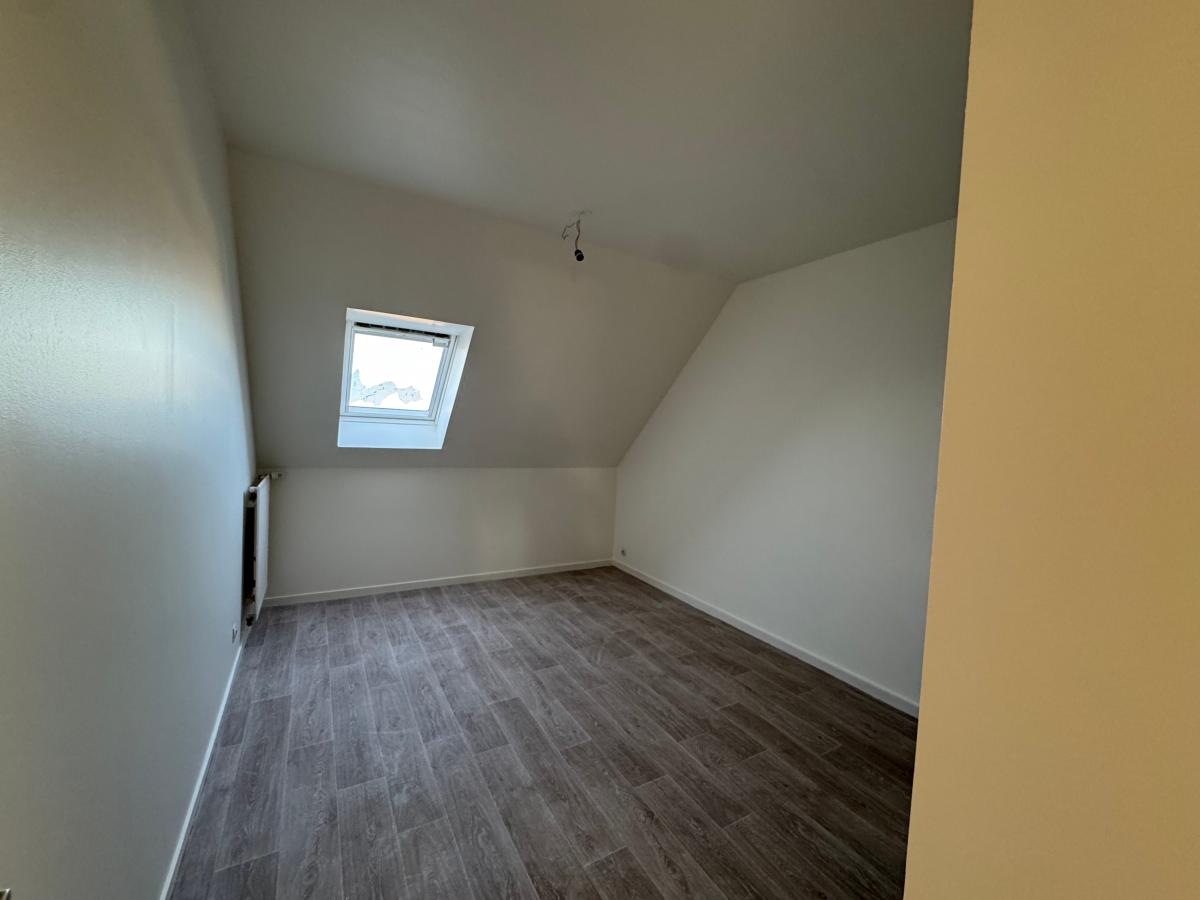 
																																							4 pièces - 
																																						4ème étage - 83m² - 200 000 € - Photo #5
