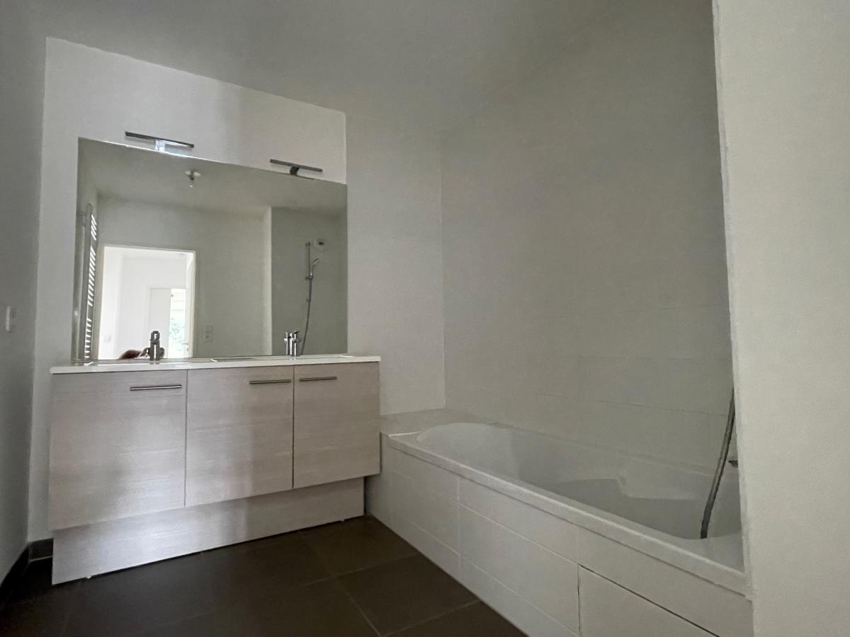 
																																							3 pièces - 
																																						5ème étage - 57m² - 1 146,14 € - Photo #2
