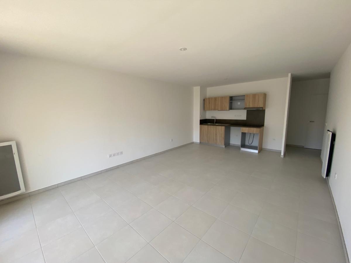 4 pièces - RDC - 85m² - 1 123,91 € - Photo #0
