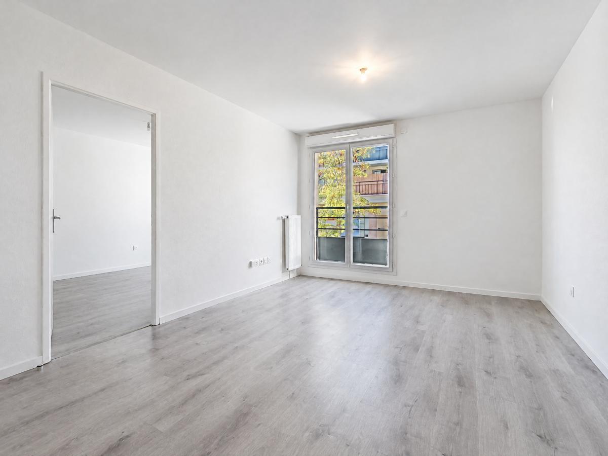 2 pièces - 1er étage - 43m² - 835,78 € - Photo #0