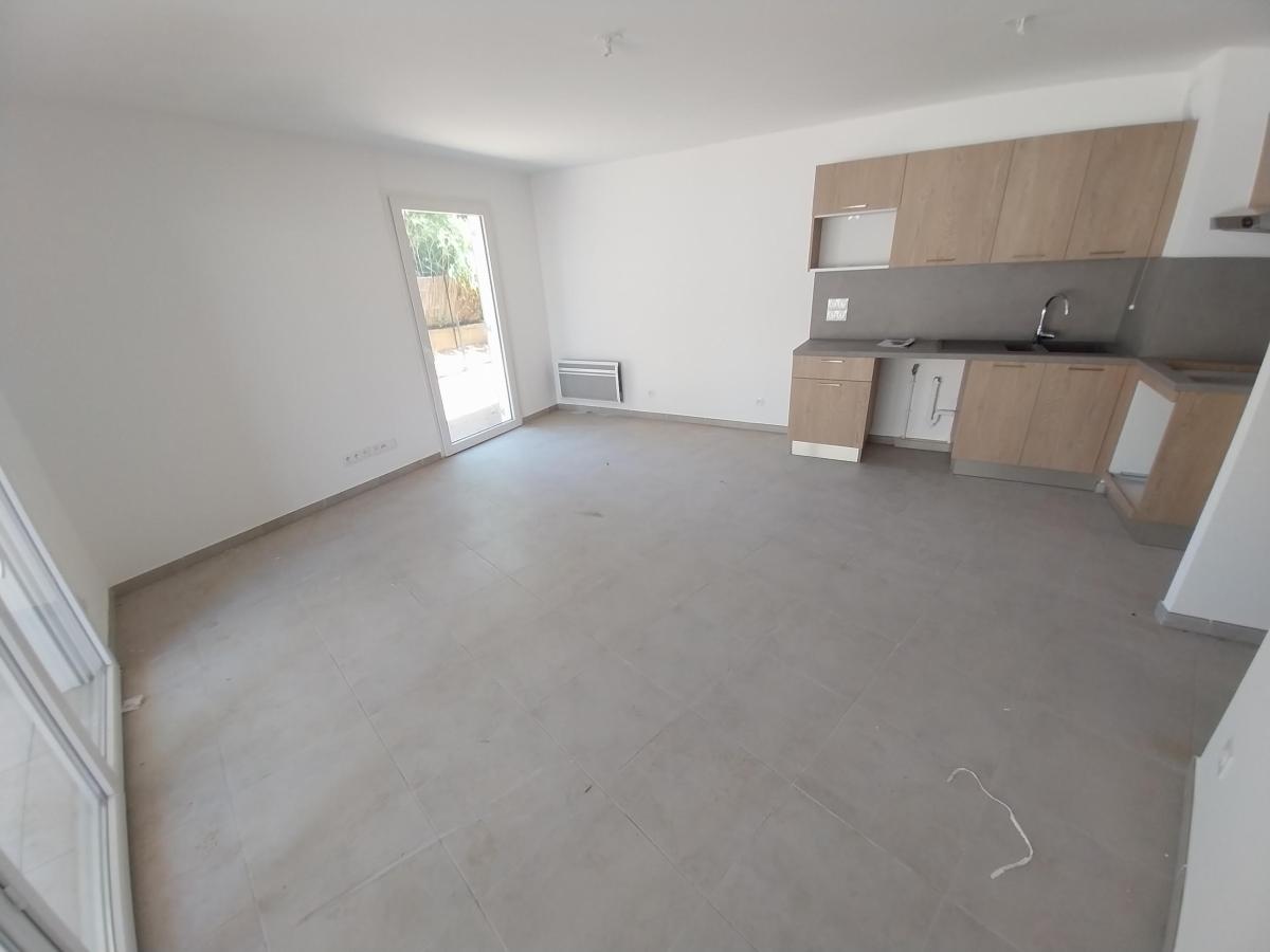 3 pièces - RDC - 65m² - 987,22 € - Photo #1