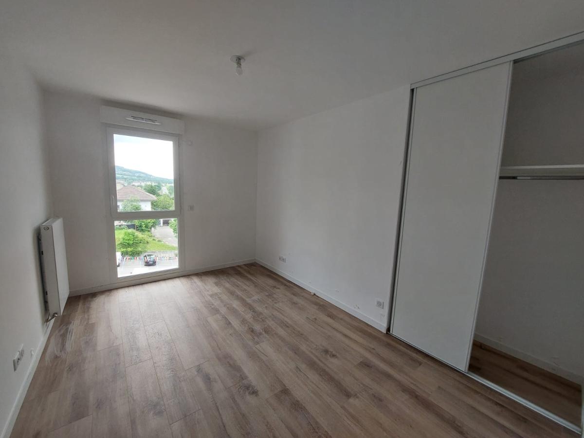 
																			5 pièces - 
																		4ème étage - 108m² - 2 117,34 € - Photo #5
