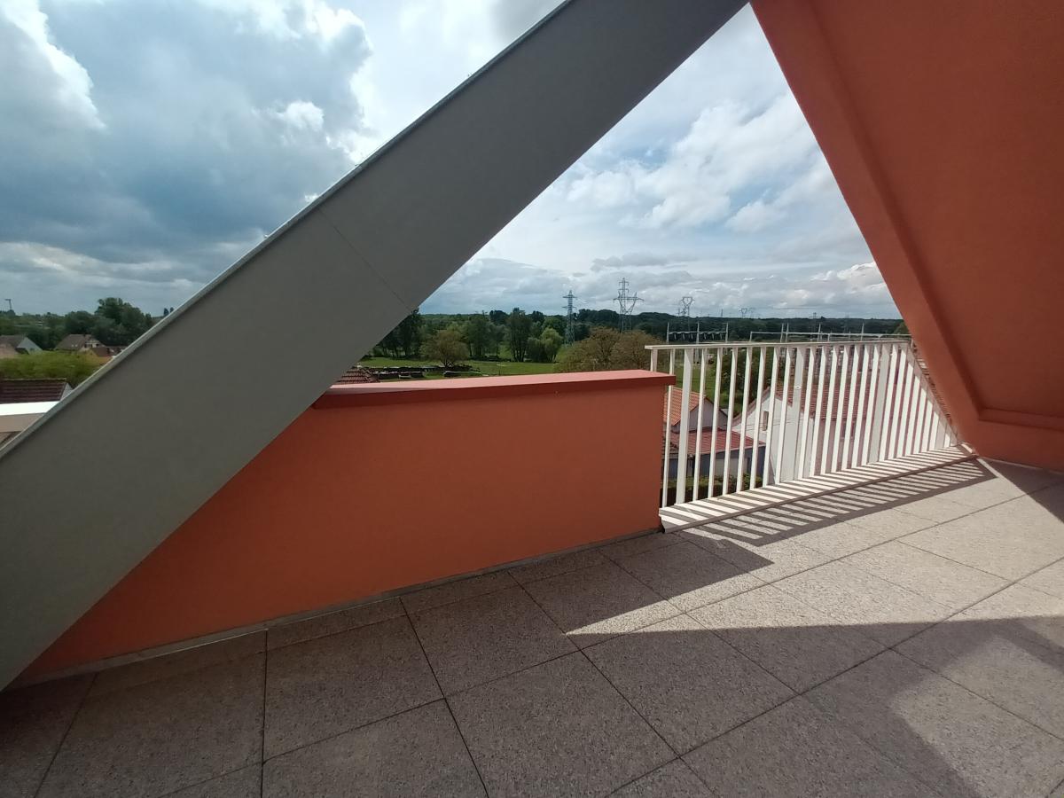
																																							3 pièces - 
																																						3ème étage - 67m² - 941,99 € - Photo #4