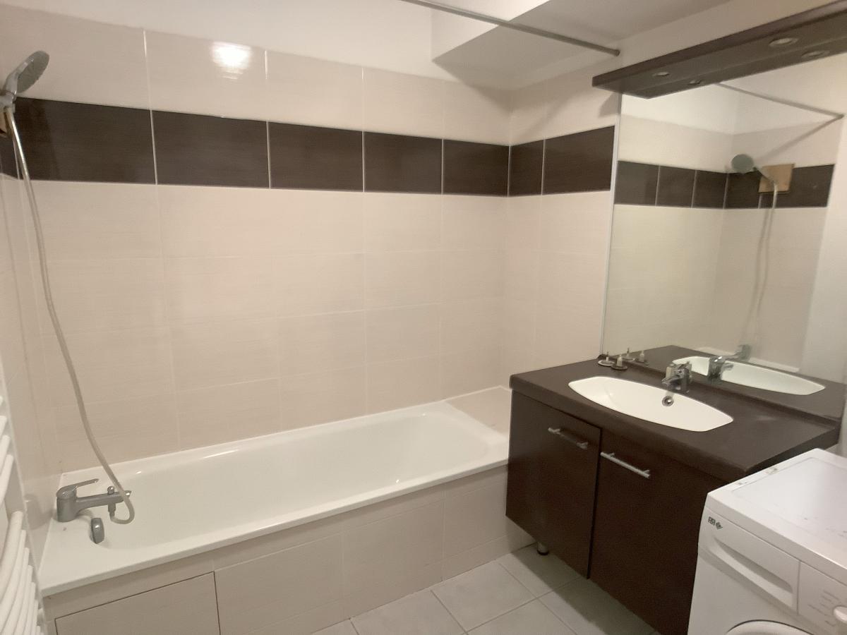 
																																							2 pièces - 
																																						1er étage - 44m² - 122 900 € - Photo #3
