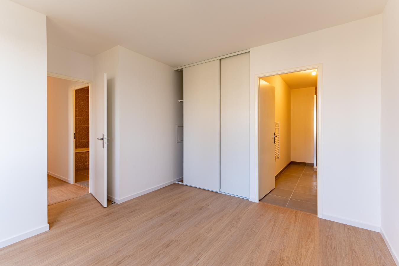 
																			4 pièces - 
																		1er étage - 86m² - 1 484,84 € - Photo #5