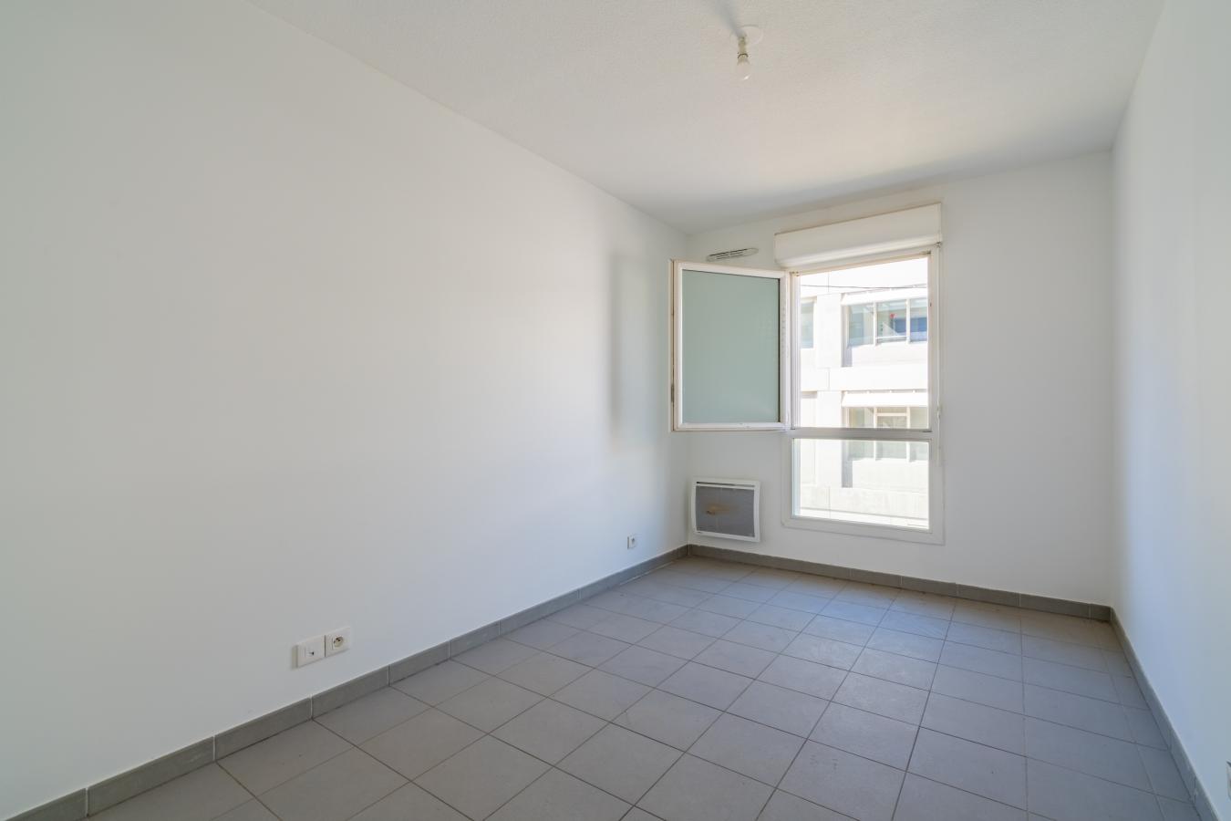 2 pièces - 3ème étage - 42m² - 649,76 € - Photo #2