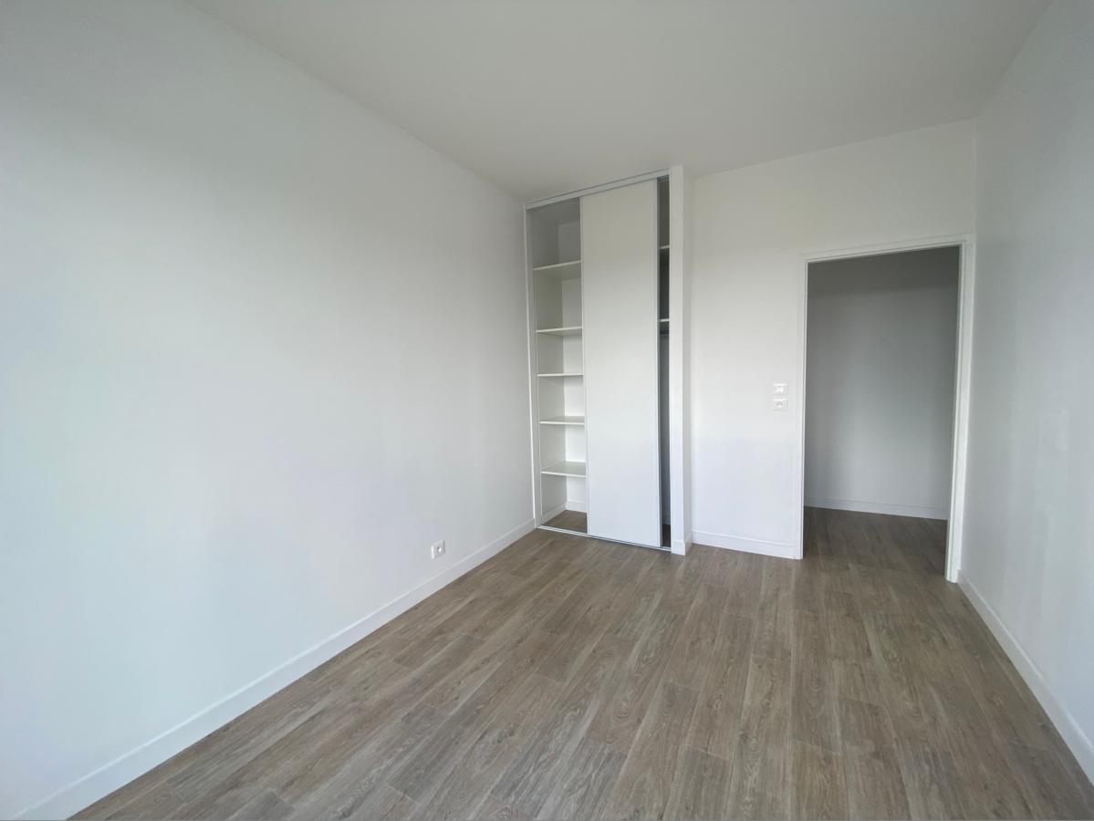 
																			4 pièces - 
																		3ème étage - 77m² - 951,78 € - Photo #4