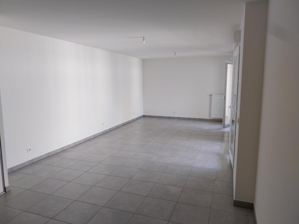 
																																							4 pièces - 
																																						1er étage - 87m² - 1 364,91 € - Photo #4