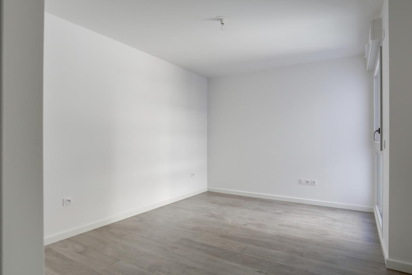
																			3 pièces - 
																		1er étage - 64m² - 1 240,04 € - Photo #1