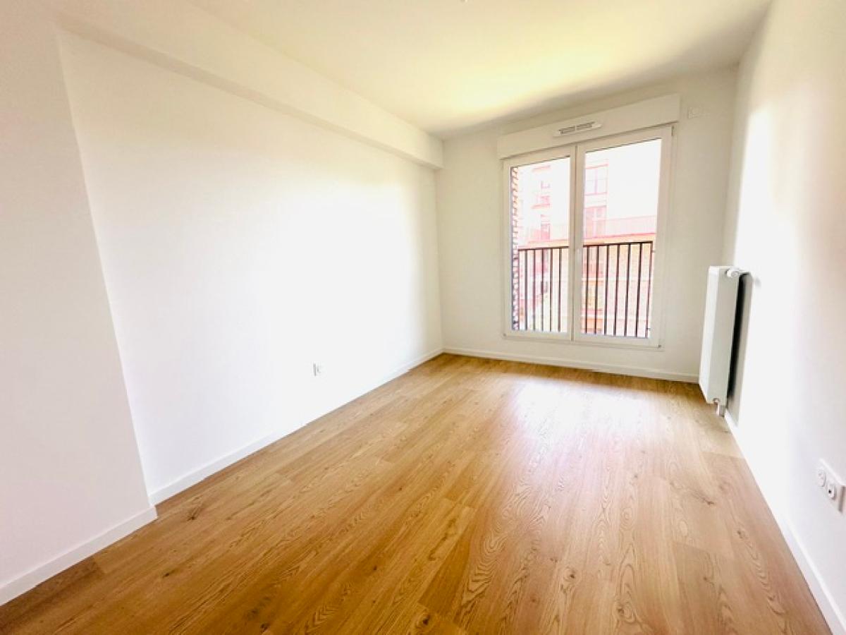 4 pièces - 2ème étage - 81m² - 1 429,51 € - Photo #3