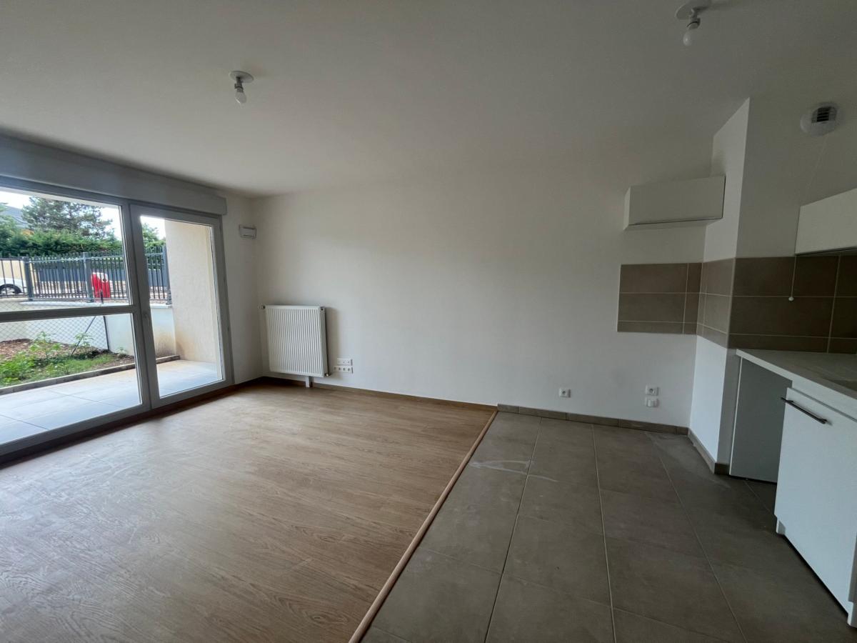 
																																							3 pièces - 
																																						RDC - 60m² - 878,67 € - Photo #1