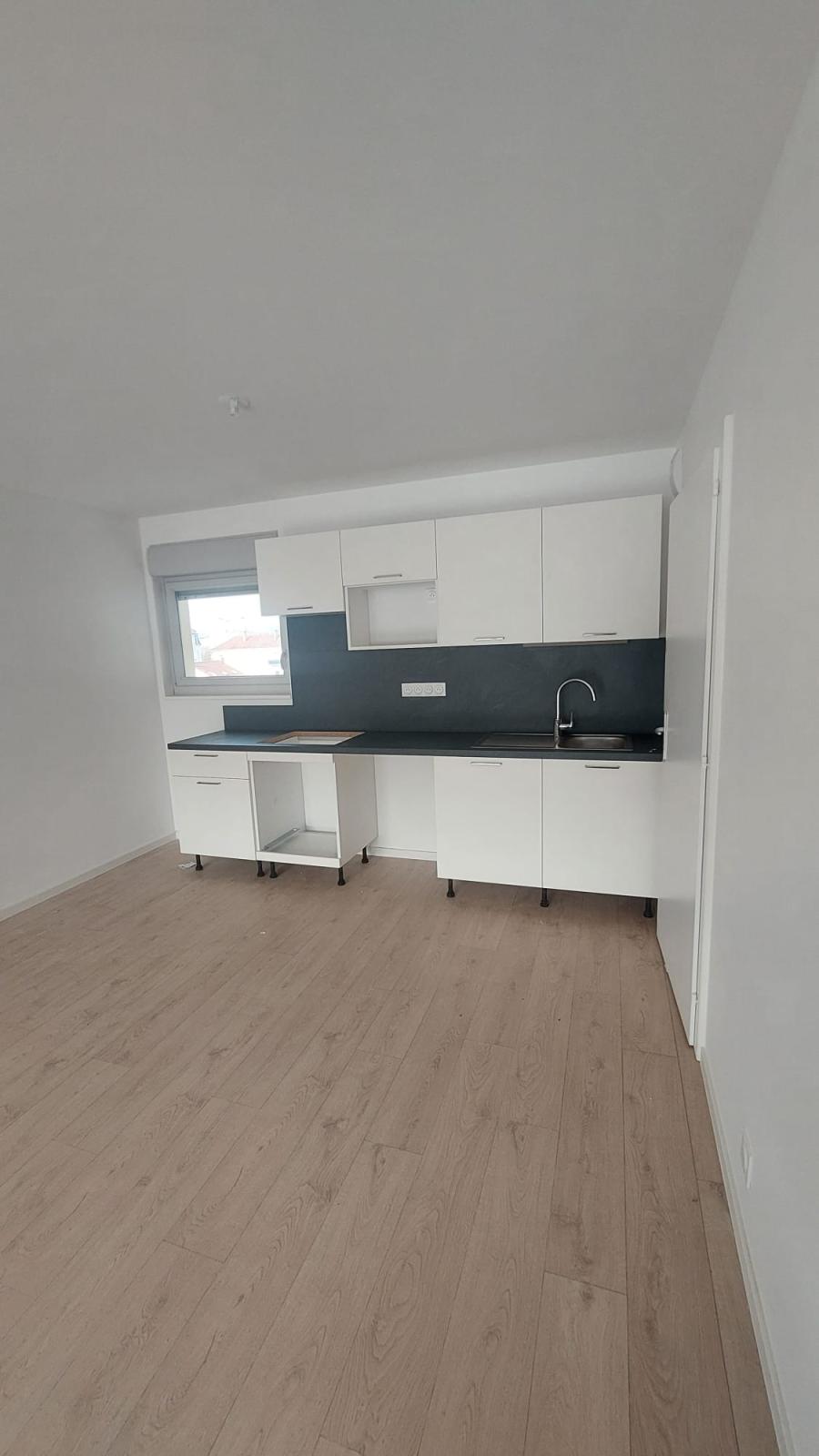 
																																							3 pièces - 
																																						3ème étage - 71m² - 852,01 € - Photo #1