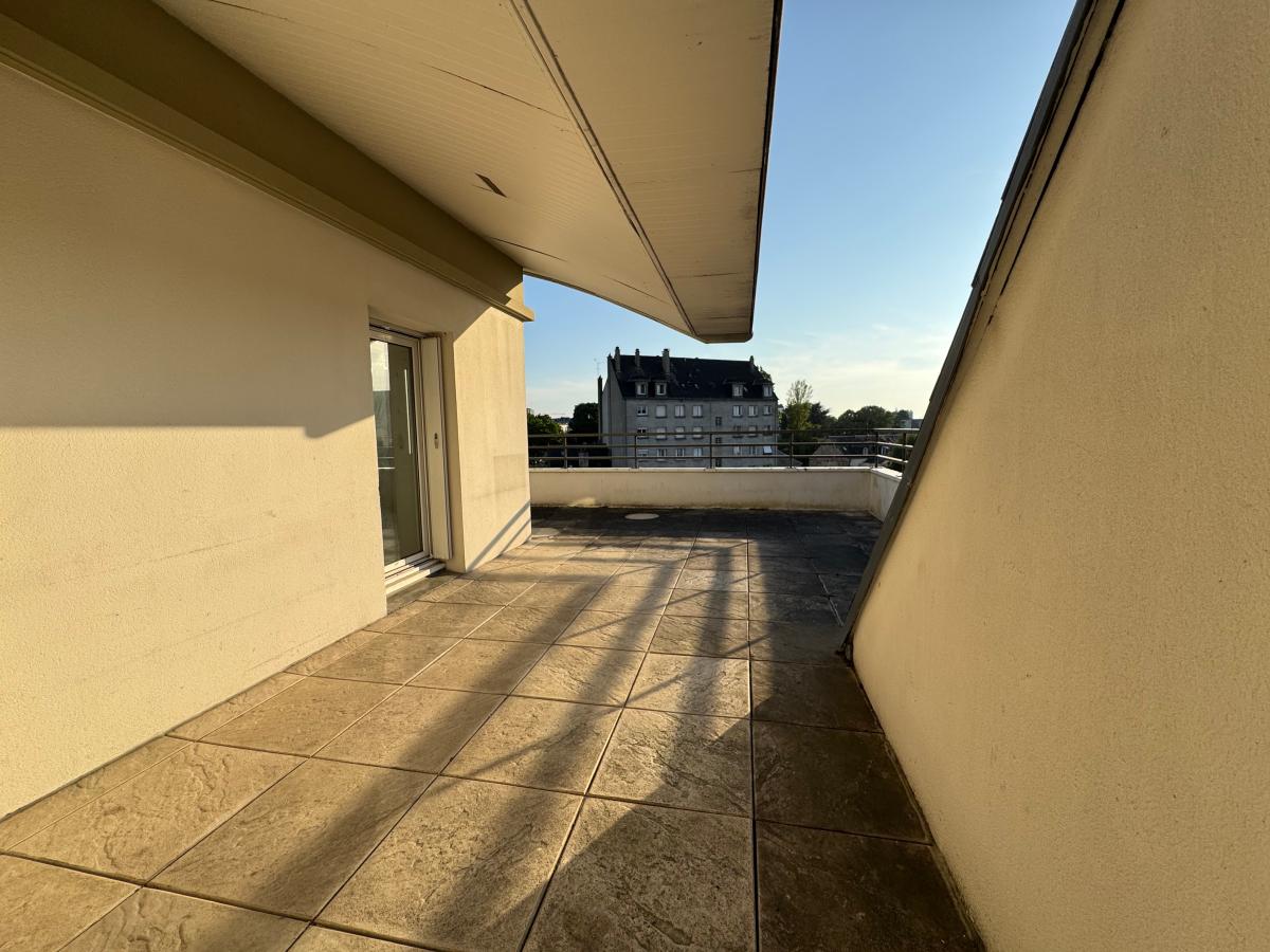 
																																							4 pièces - 
																																						4ème étage - 83m² - 200 000 € - Photo #7