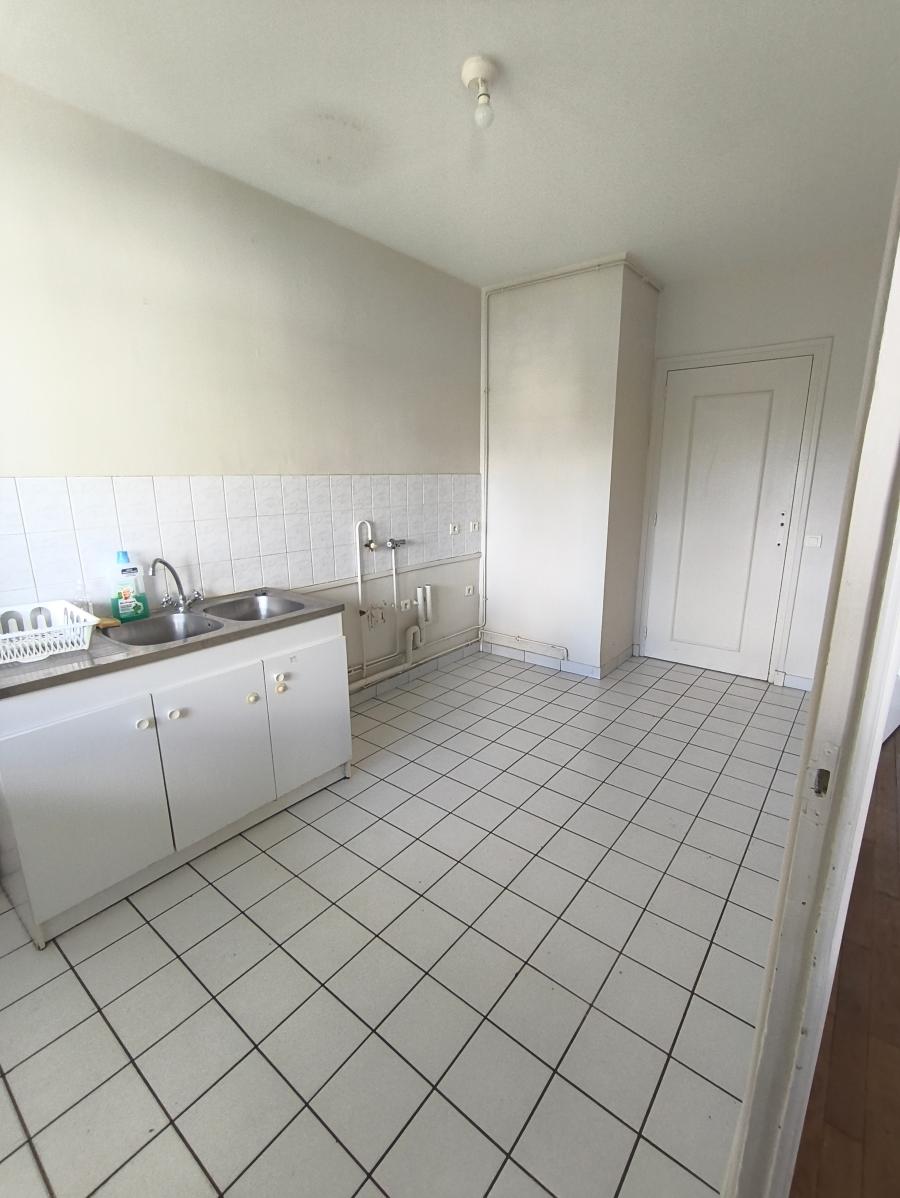 
																																							4 pièces - 
																																						5ème étage 275 000 € - Photo #3